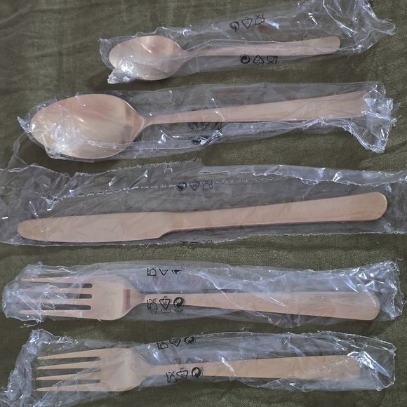 Oslo Matte Gold Stainless Steel 5 Piece Cutlery Set - Service for 1 - Picture 9 of 10